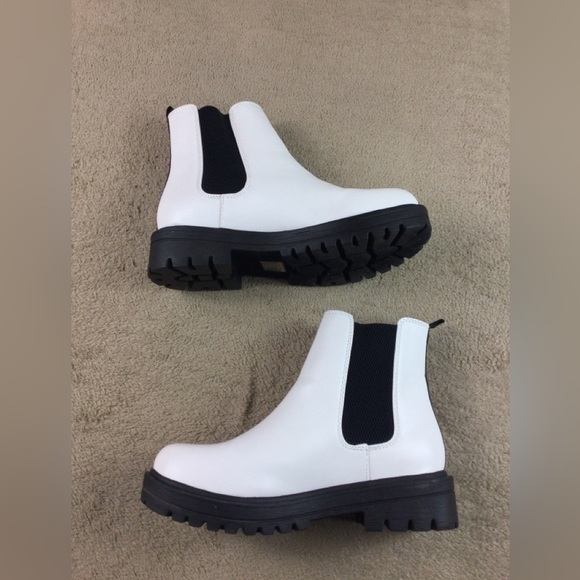 Unr8ted White Chelsea boots Womens size 8.5W slip on - Picture 8 of 11